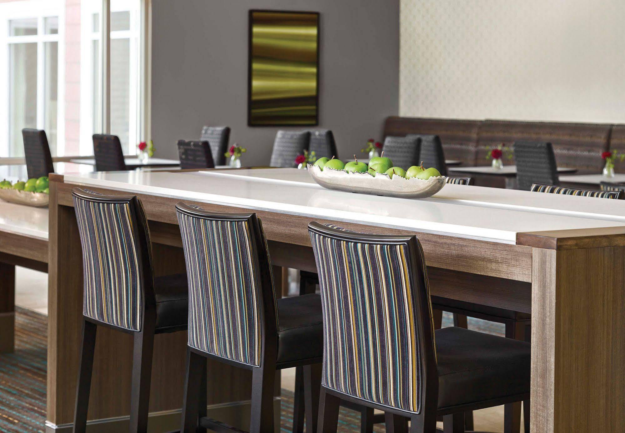 Hotel By Marriott Hanes Mall 3*